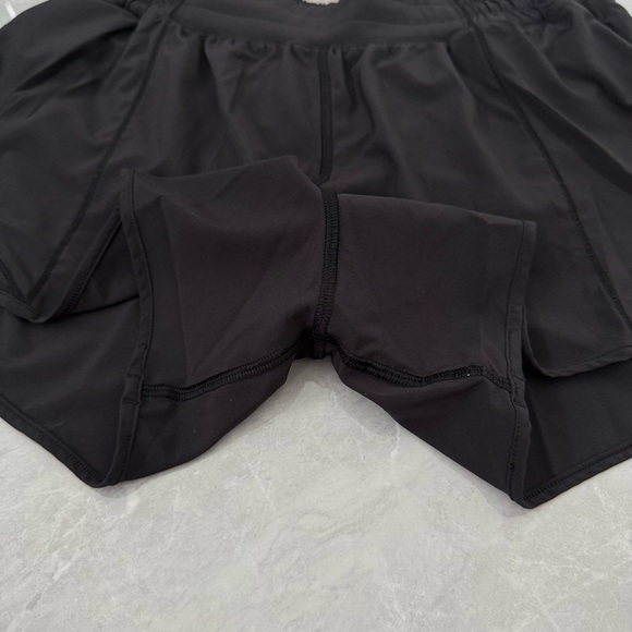 Women’s Lululemon Hotty Hot Low-Rise Lined Short 4" Workout Athletic Size 8 - Picture 7 of 16